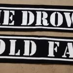 drowns_the_hold_fast_scarf_schal